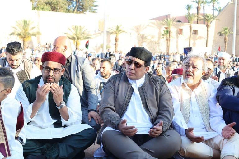 فتحي باشاغا وحكومته في صلاة العيد من سرت