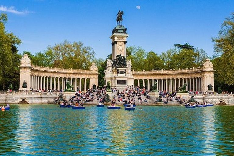 حديقة Parque del Retiro حديقة Central Park