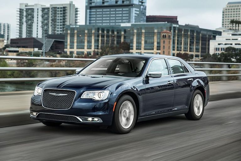 كرايسلر السيدان تويوتا كورولا