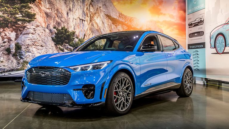 سيارة فيات الكهربائية e500