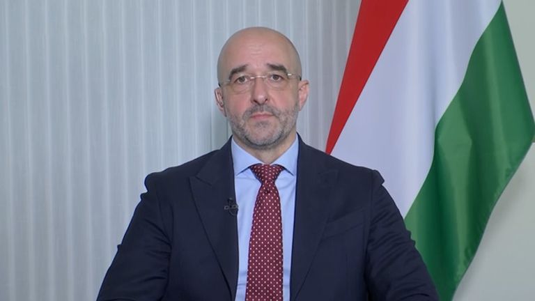 المتحدث باسم رئيس الوزراء الهنغاري، زولتان كوفاكس أوروبا تقع في فخ العقوبات على النفط الروسي