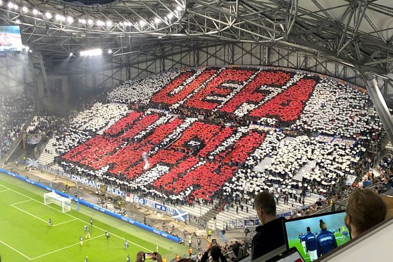 لافتة جمهور مارسيليا