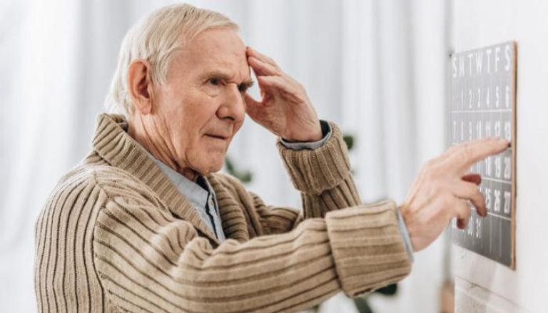 الخرف يفقد الإنسان القدرة على التمييز والعناية بنفسه