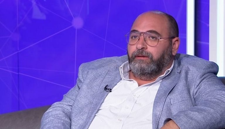 دنيا سمير غانم وأحمد مكي في لقطة من مسلسل الكبير أوي