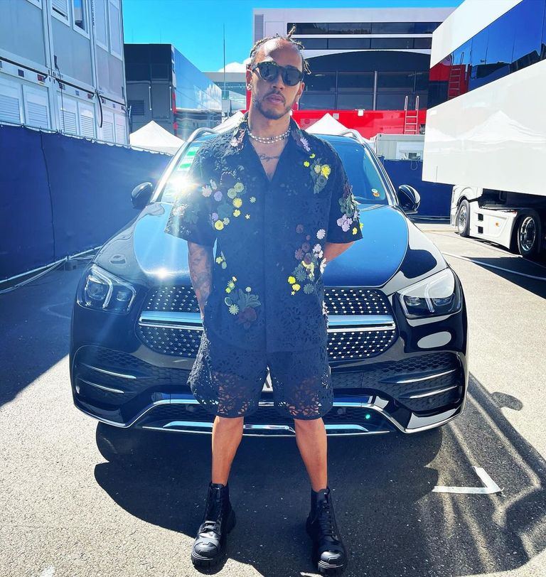 Lewis Hamilton المتسابق Max Verstappen