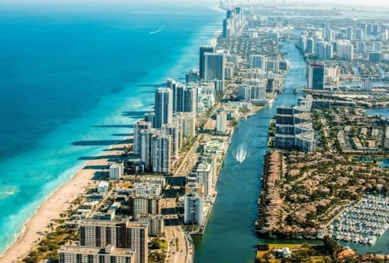 مدينة Miami مدينة Provence الفرنسية