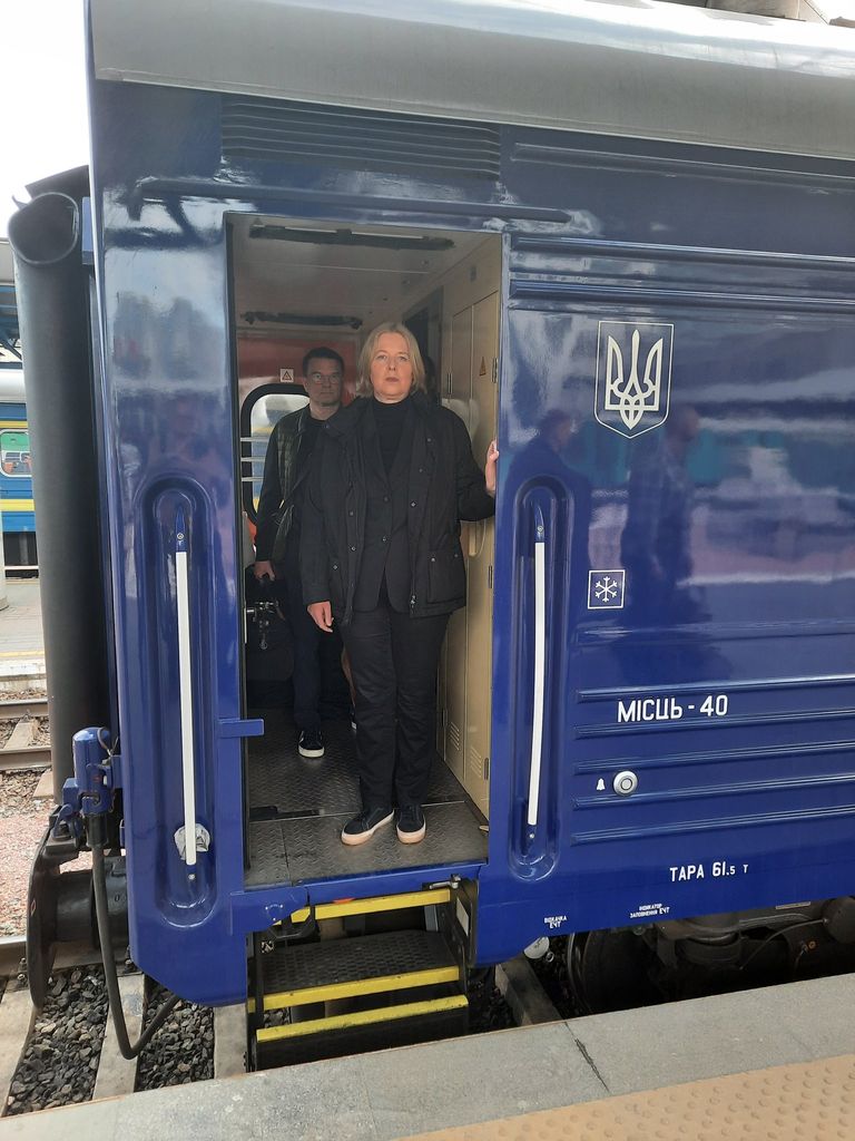 لقاء رئيسة البرلمان ورئيس وزراء أوكرانيا