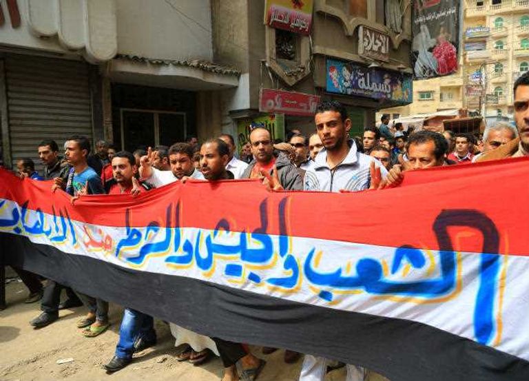 الأوساط الرسمية والشعبية في مصر أدانت الهجوم الإرهابي تضامن واسع مع الجيش المصري في معركته ضد الإرهاب