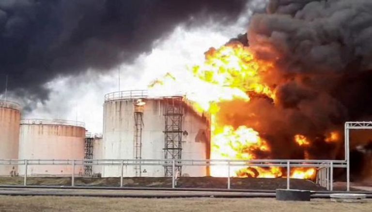 حريق بأحد مستودعات النفط في روسيا