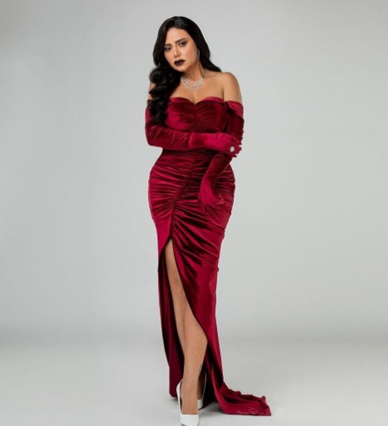 رانيا يوسف خلال جلسة التصوير