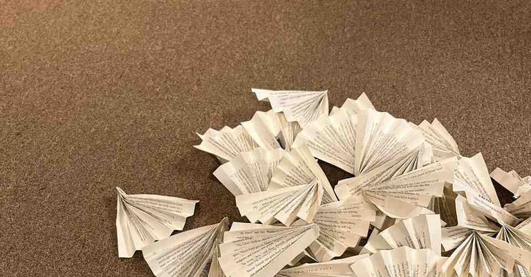 المراهقة هايلي سكوتش بفستان هاري بوتر في حفل تخرجها من المرحلة الثانوية