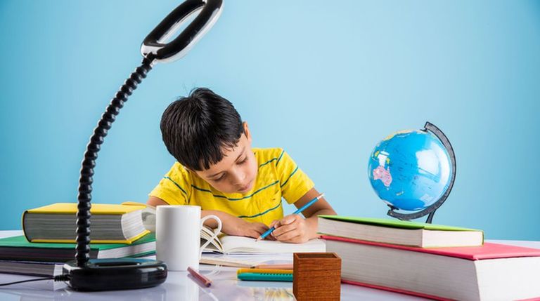 طالبة في المرحلة الابتدائية - أرشيفية