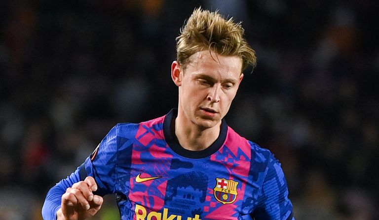 فرينكي دي يونج لاعب وسط برشلونة فريق برشلونة