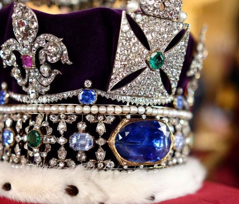 لقطة تاريخية للملكة إليزابيث داخل البرلمان - أرشيفية