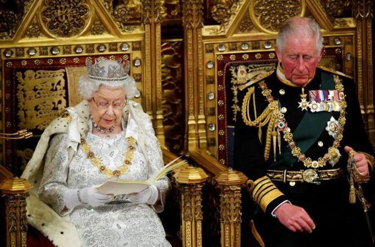 لقطة تاريخية للملكة إليزابيث داخل البرلمان - أرشيفية