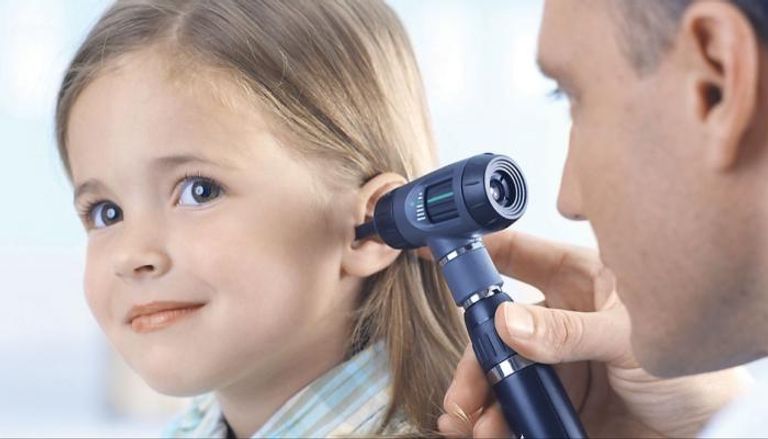 التهاب الأذن الوسطى لدى الأطفال