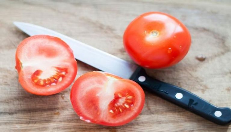 ابيضاض الطماطم لا علاقة له بالهرمونات