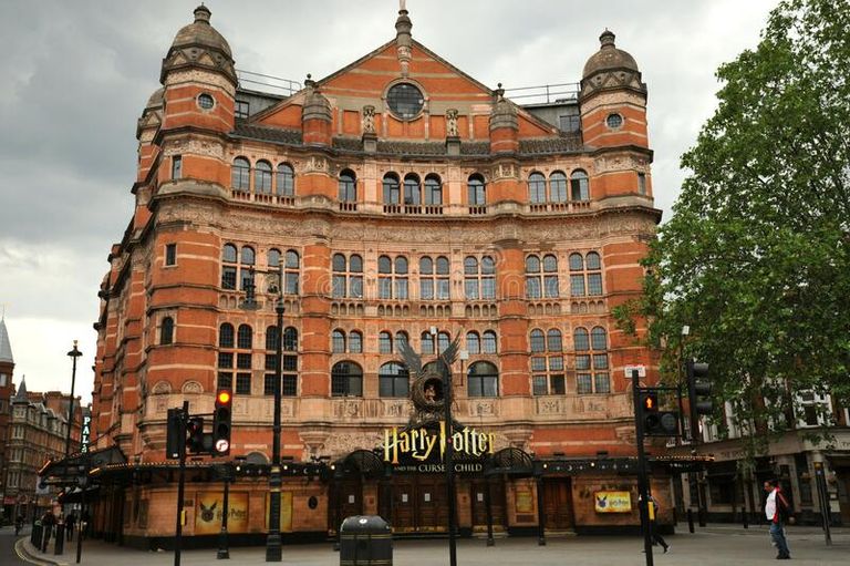مسرح NATIONAL ACADEMIC THEATRE