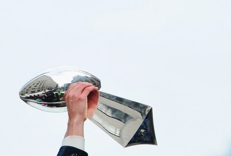 كأس Vince Lombardi Trophy كأس Stanley Cup