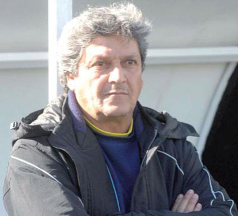 المدرب الجزائري الأسبق مصطفى هدان