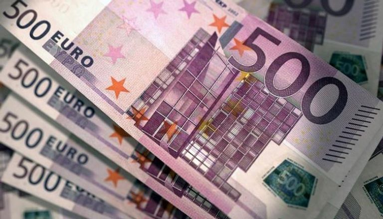 تراجع سعر اليورو مقابل الدولار 