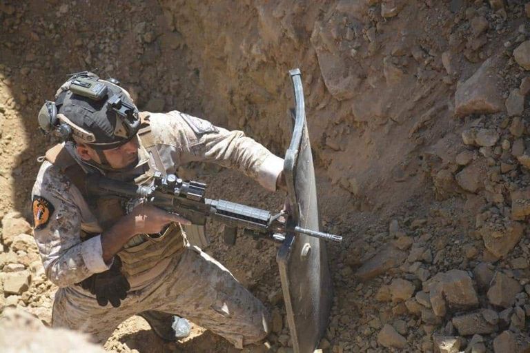 قوة أمنية في نفق لداعش بأطراف نينوى