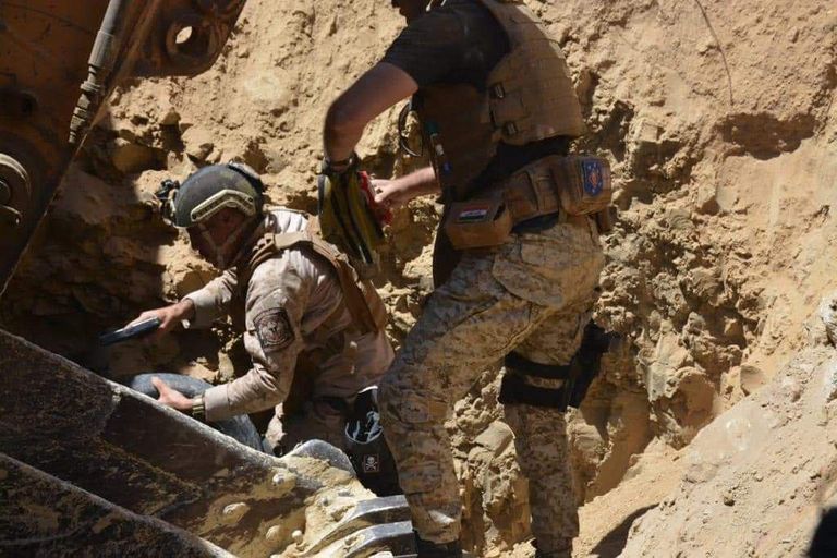 قوة أمنية في نفق لداعش بأطراف نينوى