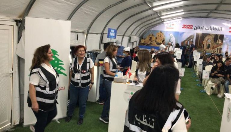 من انتخابات المغتربين اللبنانيين الجمعة الماضي أنصار لحزب الله - أرشيفية