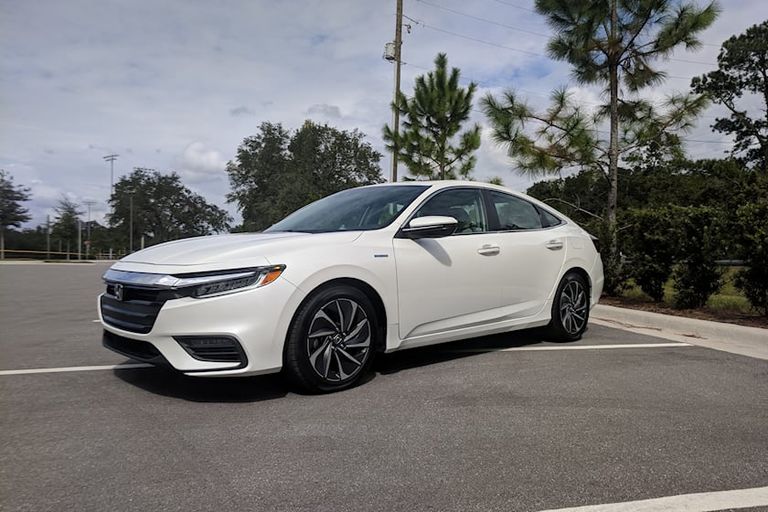 طراز Honda Insight  طراز Toyota Camry Hybrid