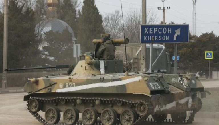 دبابة روسية في خيرسون الأوكرانية