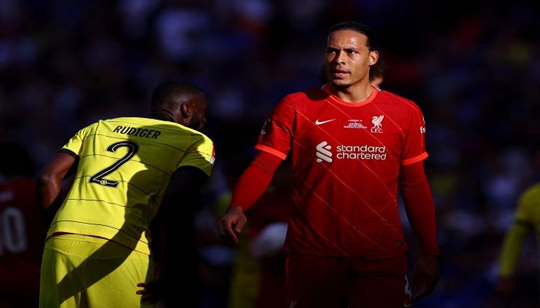 فيرجيل فان دايك مدافع ليفربول محمد صلاح نجم ليفربول