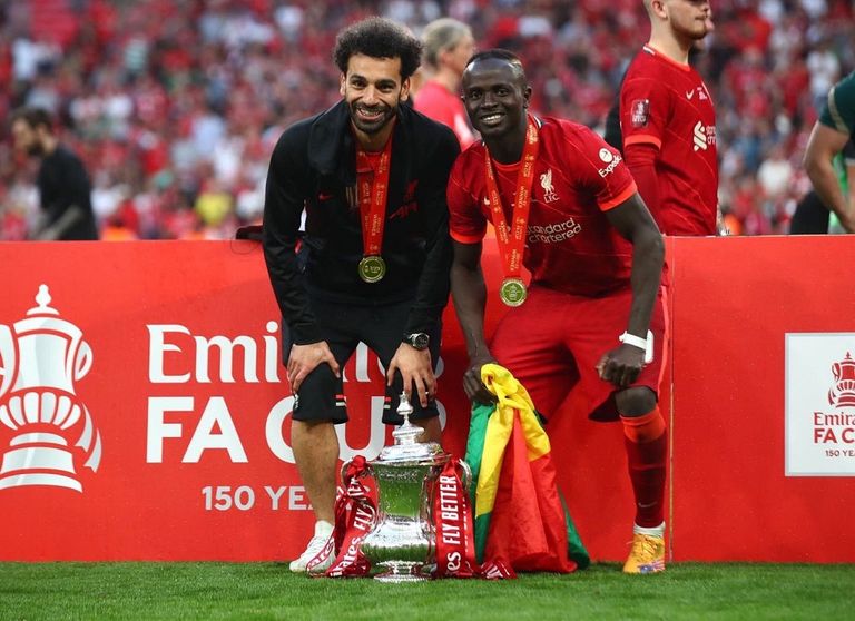 محمد صلاح وساديو ماني في احتفالات ليفربول بكأس الاتحاد الإنجليزي محمد صلاح نجم ليفربول يحتفل بكأس الاتحاد الإنجليزي