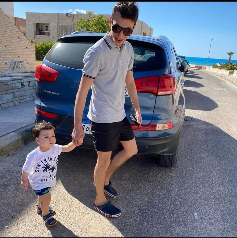 الشاب الراحل نادر خالد الجزار