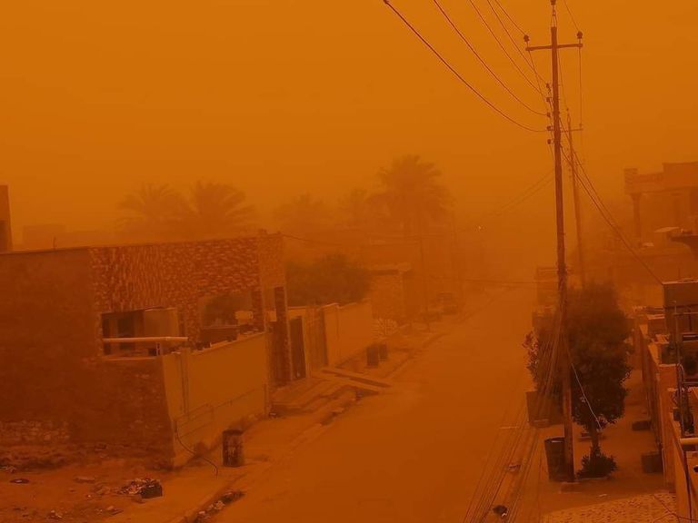 عاصفة ترابية تضرب العاصمة بغداد