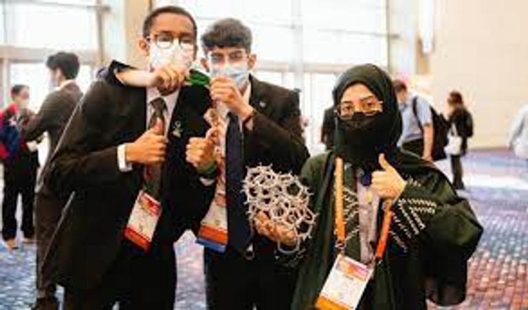 تكريم الفائزين في معرض آيسف 2022