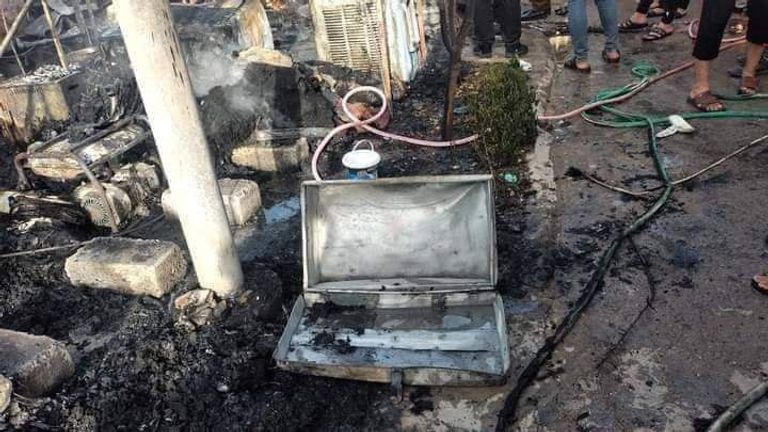 آثار حريق مخيم "خانكي" شمال العراق