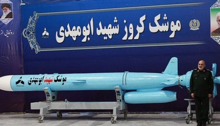 إيران تعرض صاروخ كروز - أبو المهدي طويل المدى