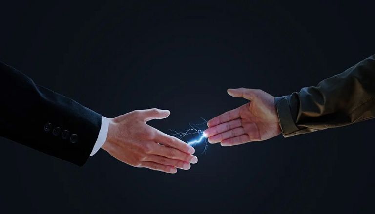 الرطوبة تقي من صدمات الكهرباء الساكنة