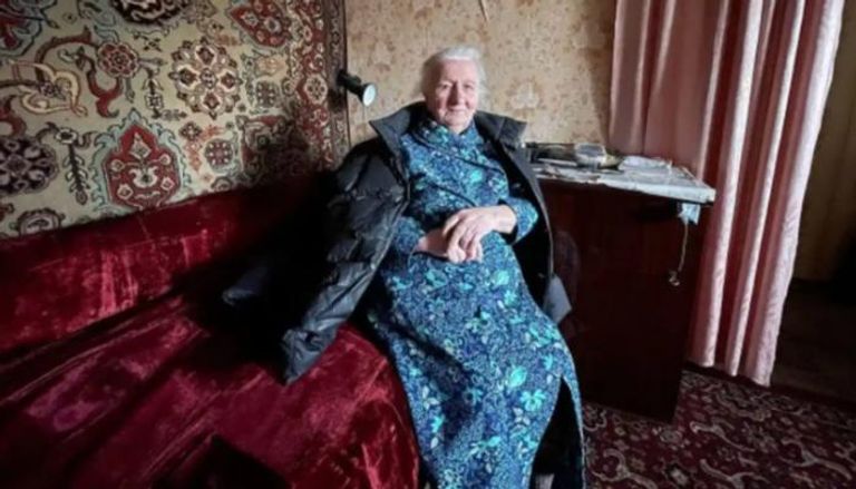 مسنة أوكرانية فى منزلها