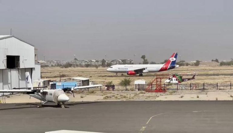 إقلاع الطائرة اليمنية من مطار صنعاء إلى الأردن