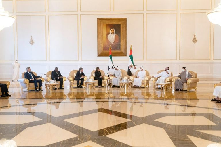 رئيس دولة الإمارات والرئيس الأمريكي - أرشيفية