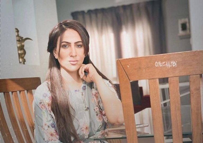 الفنان البحرينية وفاء مكي