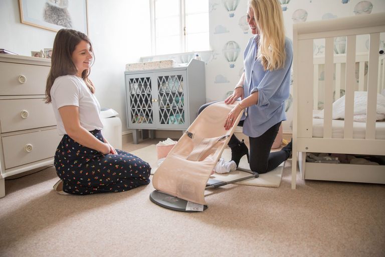 خبيرة الأمومة والتربية تيفاني نوريس