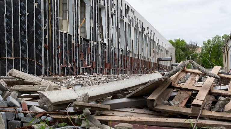 مقر جهاز الأمن الأوكراني الذي استهدفته روسيا لحظة اعتقال أحد جواسيس روسيا في أوكرانيا - سي إن إن