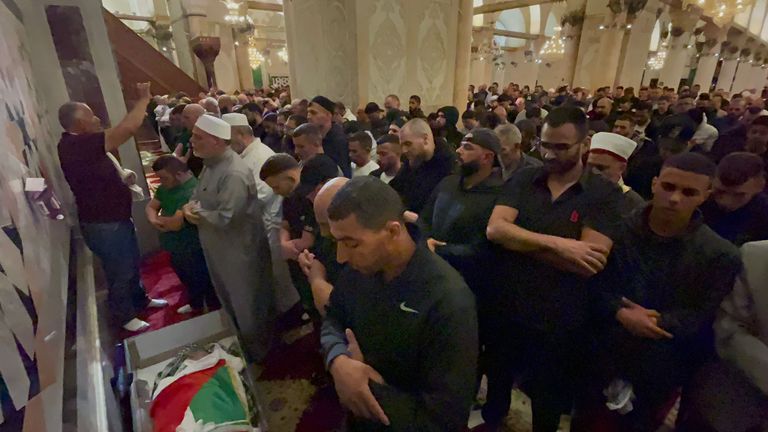 جانب من جنازة الفلسطيني وليد الشريف