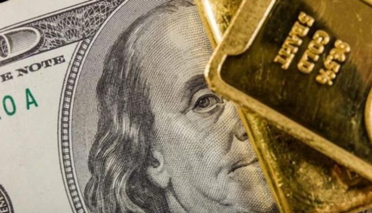أسعار الذهب والنفط ترتفع مقابل الدولار
