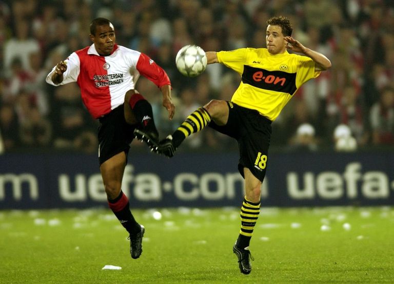 دورتموند وفينورد في 2002 فريق آينتراخت فرانكفورت