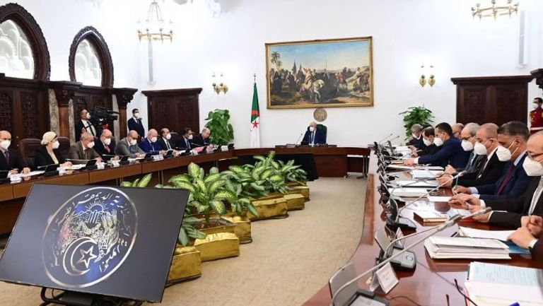 اجتماع الرئيس الجزائري مع وزراء حكومته الرئيس الجزائري عبد المجيد تبون