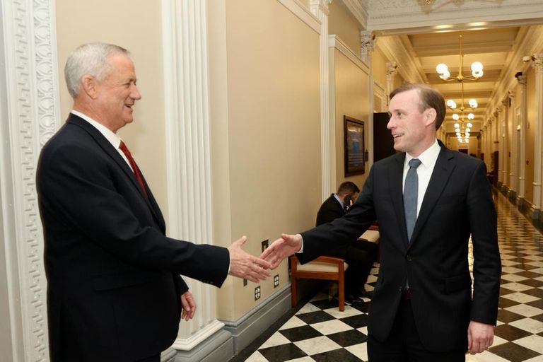 جانب من اللقاء بين جانتس وسوليفان