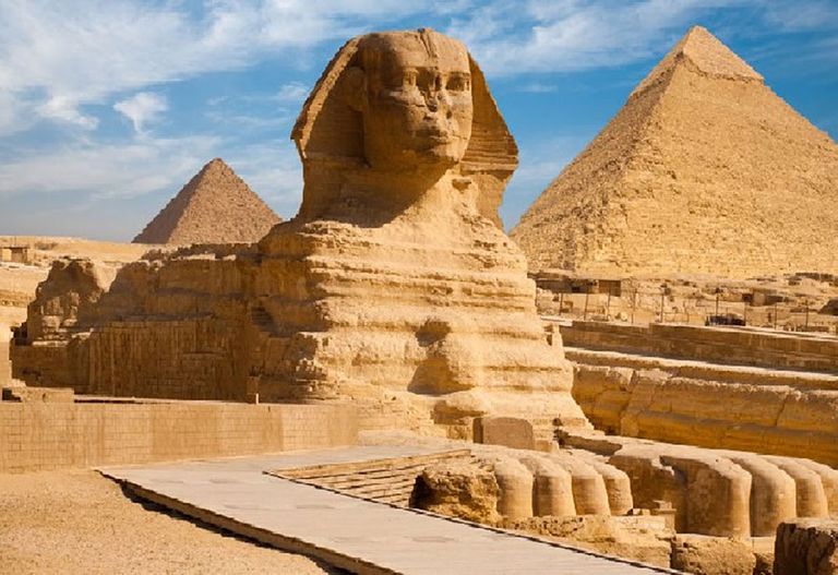 أبو الهول وأهرامات الجيزة في مصر أماكن الجذب السياحي في العالم 2022.. وجهات سياحية غير عادية